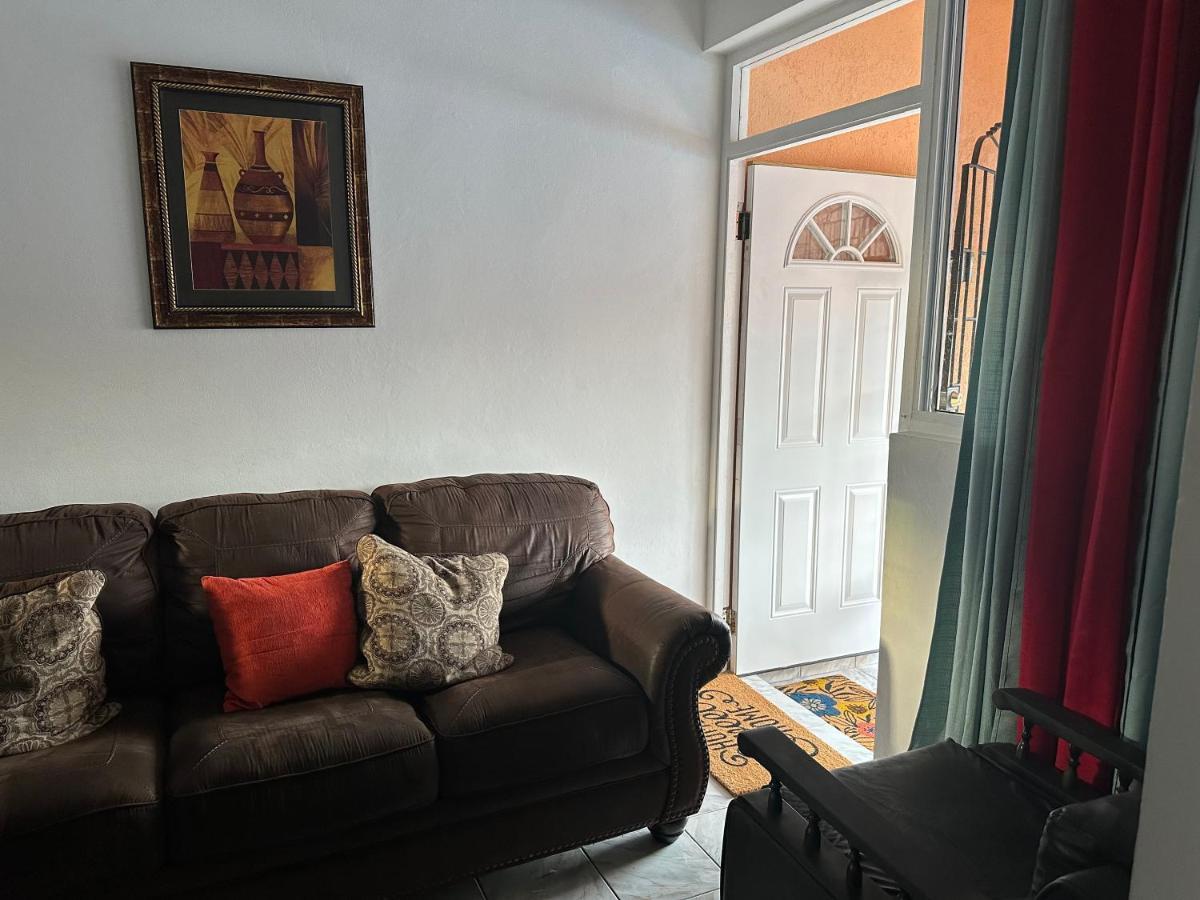 Remarkable 1-Bed Apartment In 蒙特哥贝 外观 照片